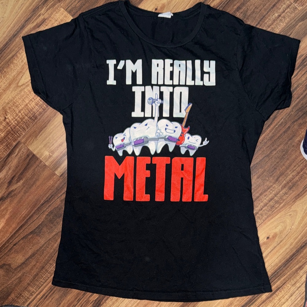 Black and Red Graphic T-Shirt for Reptile Enthusiasts